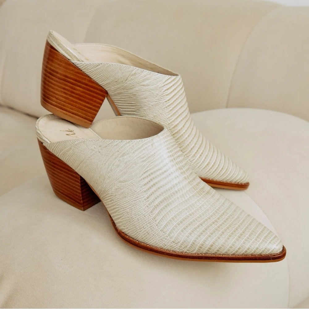 Matisse Cammy Pointed Toe Mule